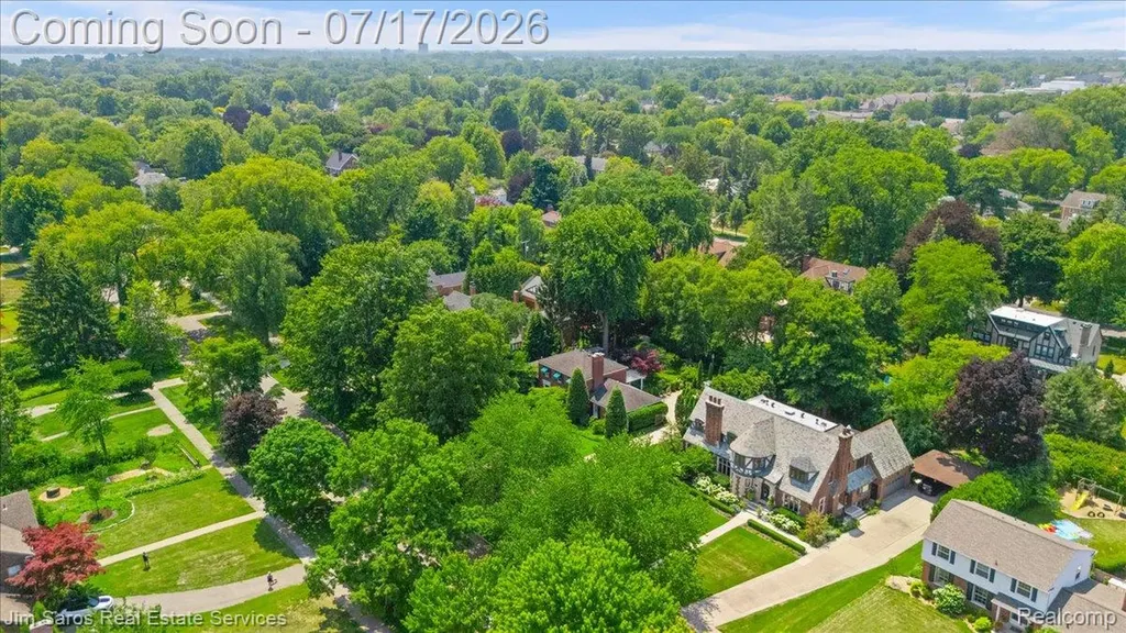 1023 Buckingham Road Grosse Pointe Park City MI 48230