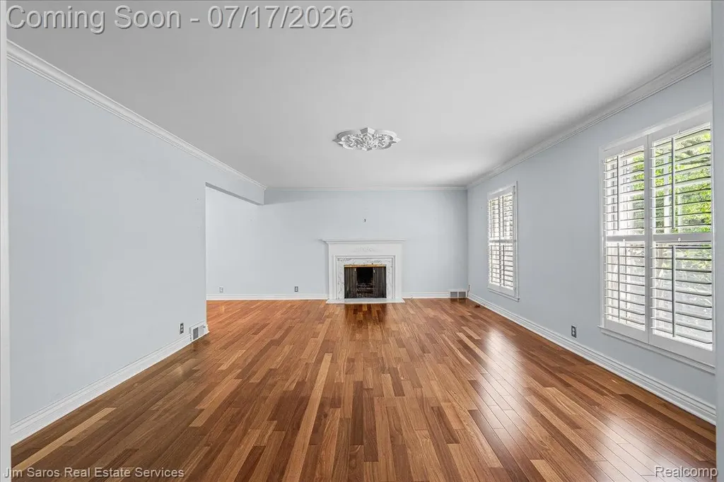 1023 Buckingham Road Grosse Pointe Park City MI 48230