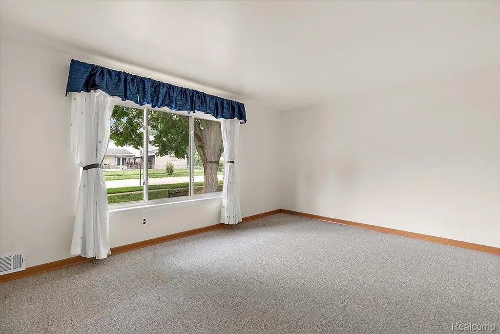 11225 Alwardt Drive Sterling Heights City MI 48313