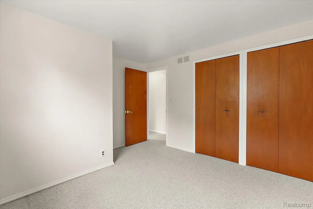 11225 Alwardt Drive Sterling Heights City MI 48313