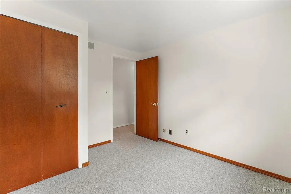 11225 Alwardt Drive Sterling Heights City MI 48313