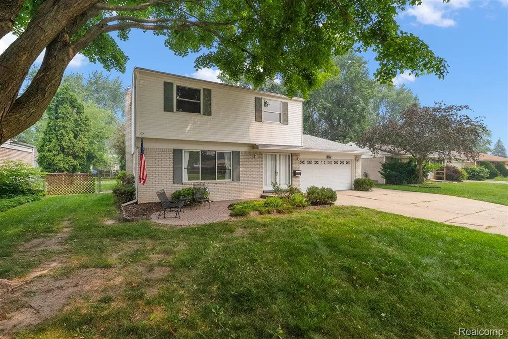 11225 Alwardt Drive Sterling Heights City MI 48313
