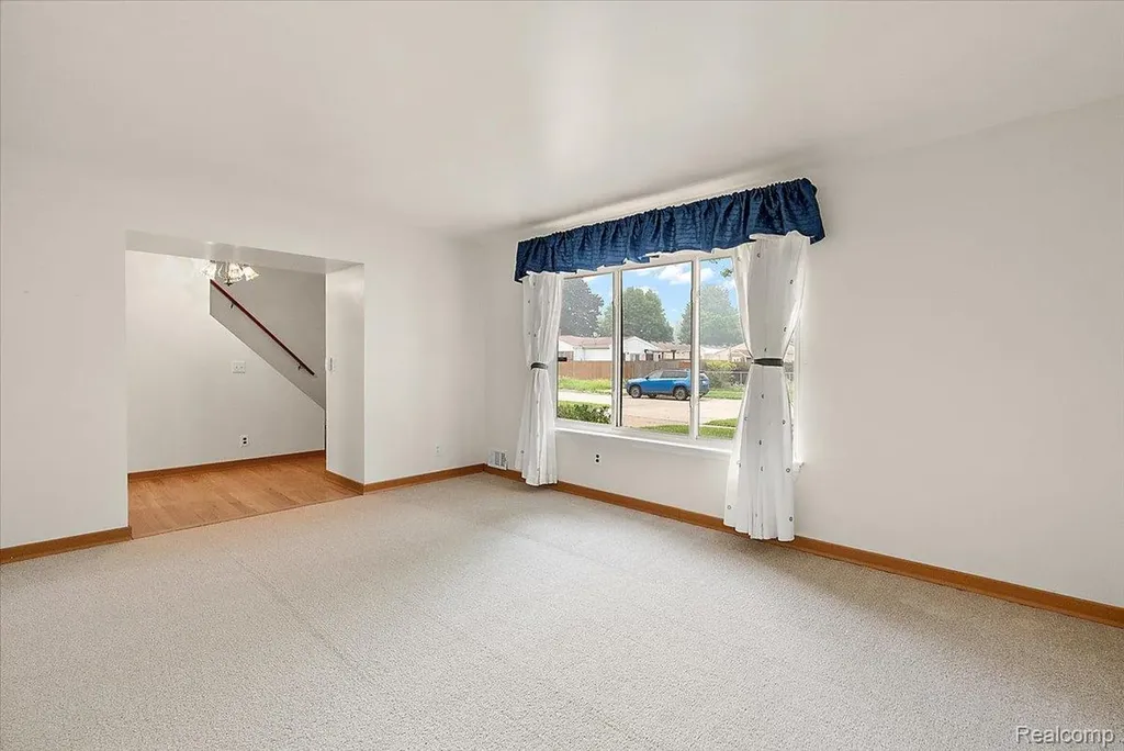 11225 Alwardt Drive Sterling Heights City MI 48313