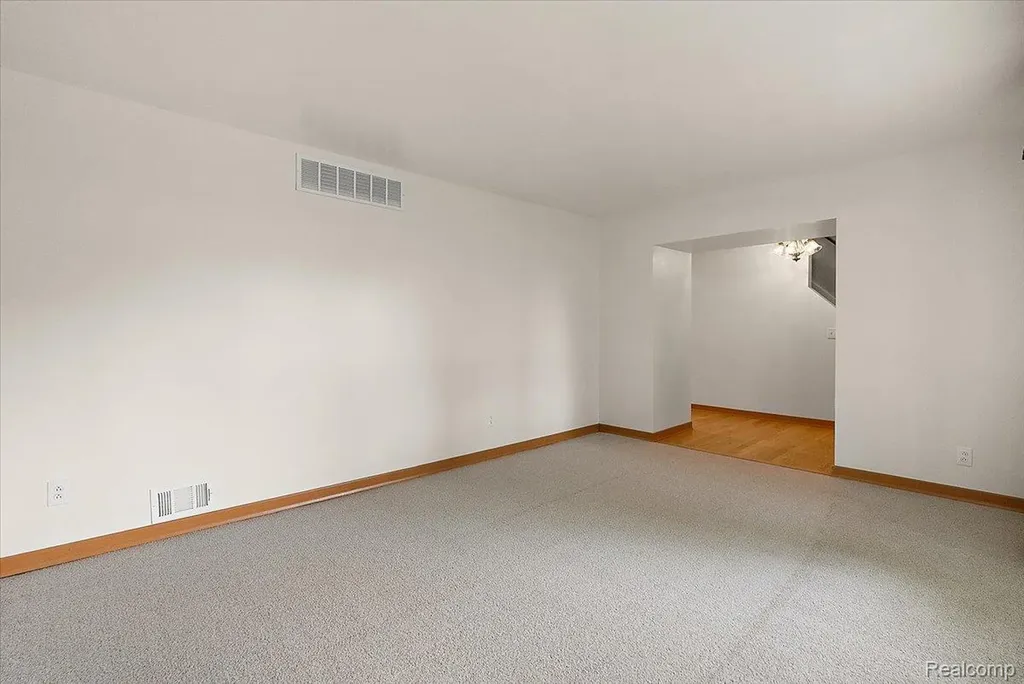 11225 Alwardt Drive Sterling Heights City MI 48313