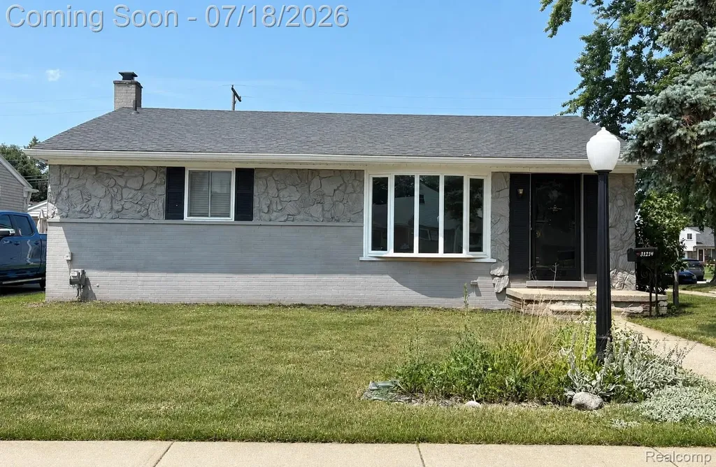 31214 Geraldine Street Westland City MI 48185