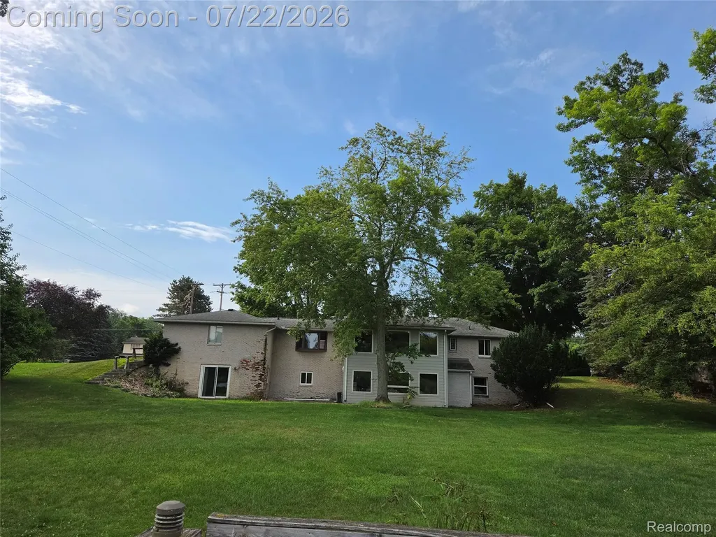 2354 Grove Park Road Fenton City MI 48430