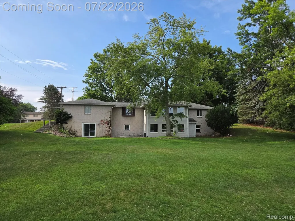 2354 Grove Park Road Fenton City MI 48430