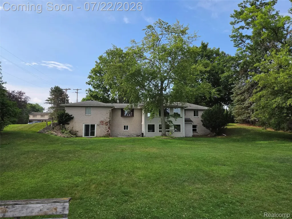 2354 Grove Park Road Fenton City MI 48430