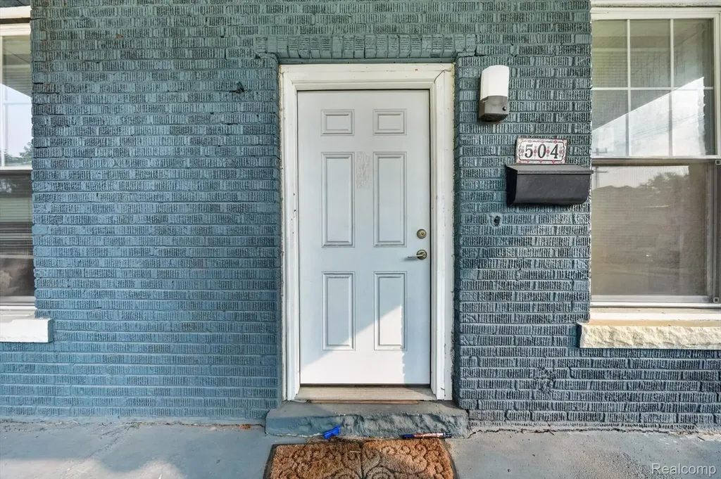 504 Trowbridge Street Detroit City MI 48202