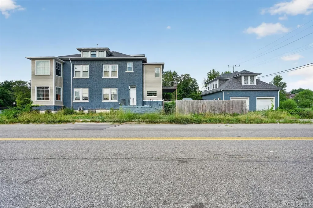 504 Trowbridge Street Detroit City MI 48202