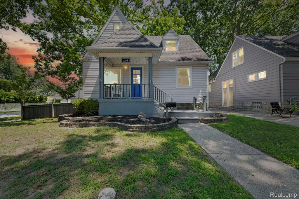 1103 Hoffman Royal Oak City MI 48067
