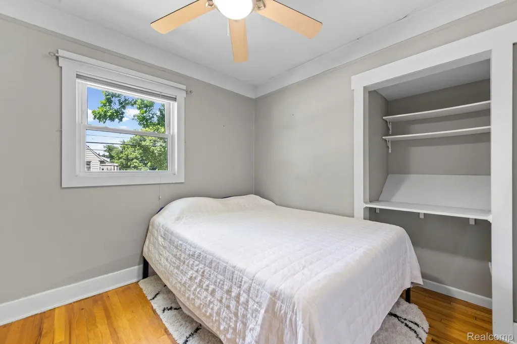 1103 Hoffman Royal Oak City MI 48067