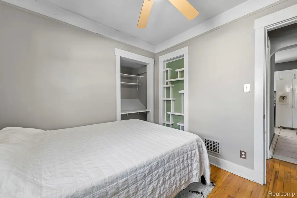 1103 Hoffman Royal Oak City MI 48067