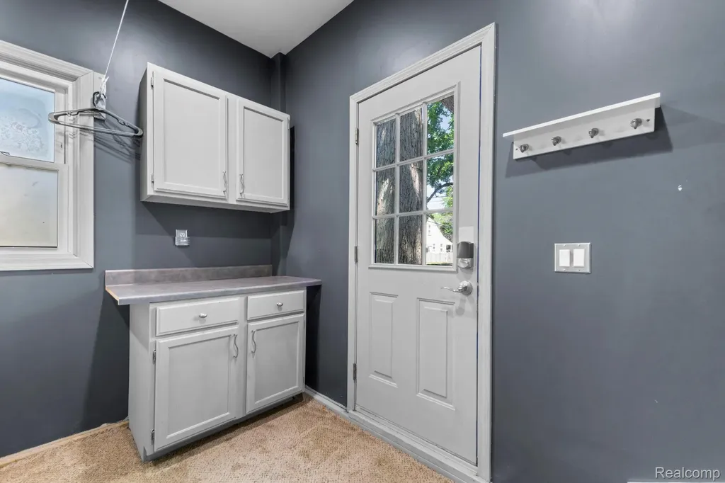 1103 Hoffman Royal Oak City MI 48067