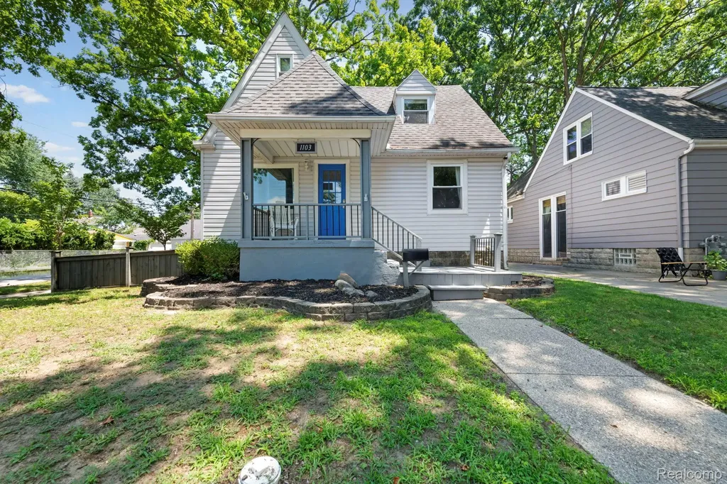1103 Hoffman Royal Oak City MI 48067