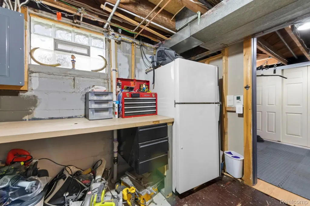 1103 Hoffman Royal Oak City MI 48067