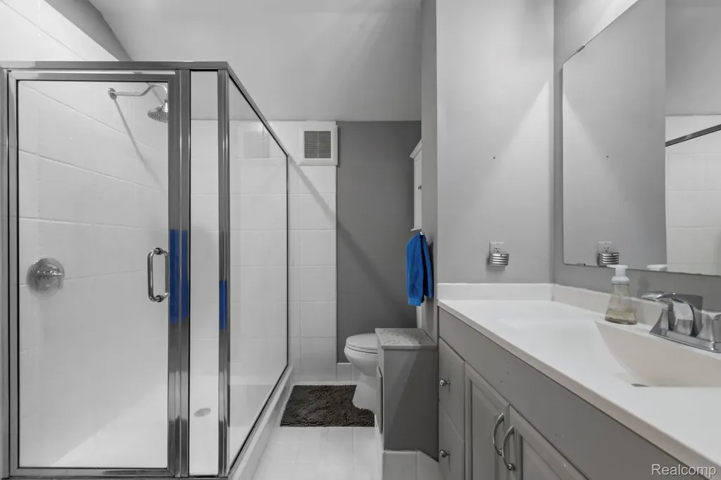 1103 Hoffman Royal Oak City MI 48067