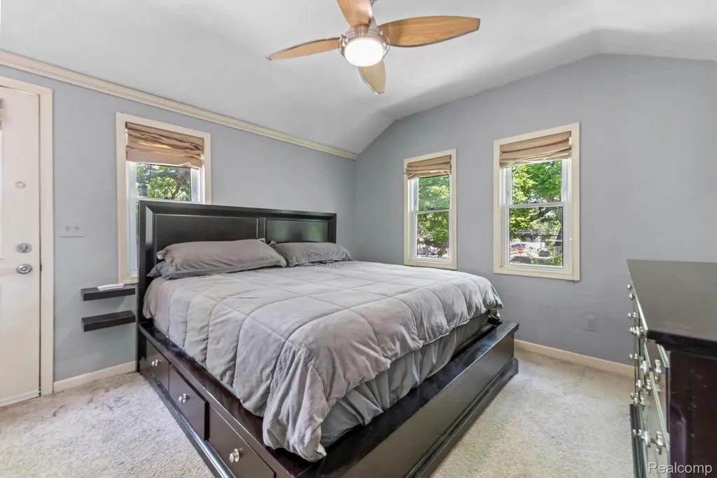 1103 Hoffman Royal Oak City MI 48067