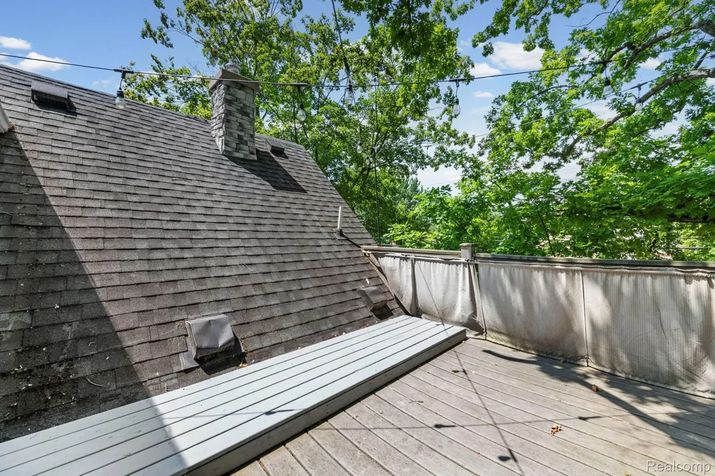 1103 Hoffman Royal Oak City MI 48067