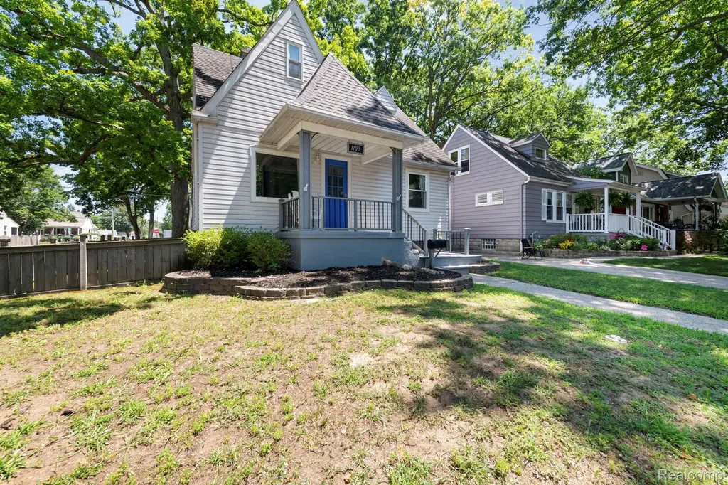 1103 Hoffman Royal Oak City MI 48067