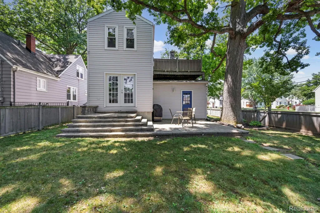 1103 Hoffman Royal Oak City MI 48067