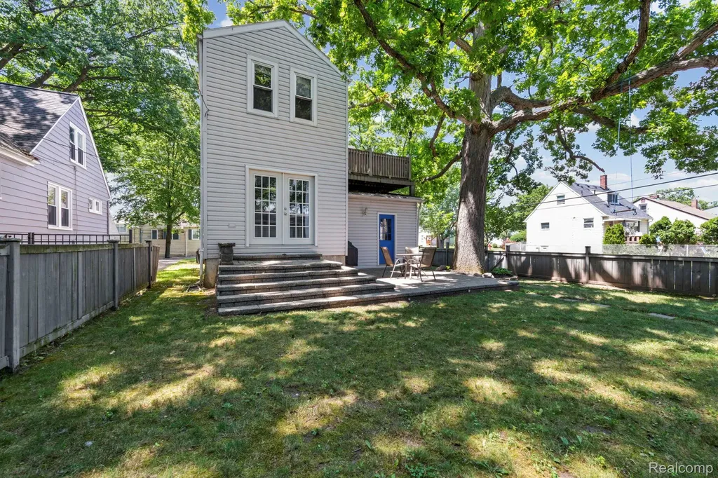 1103 Hoffman Royal Oak City MI 48067