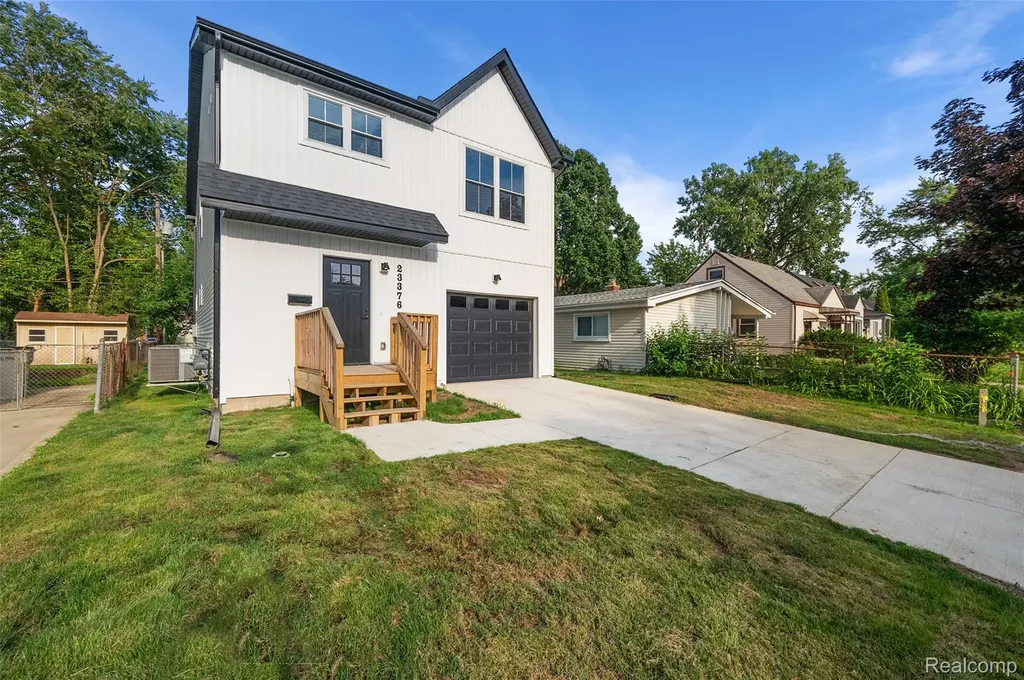 23376 Vassar Avenue Hazel Park City MI 48030