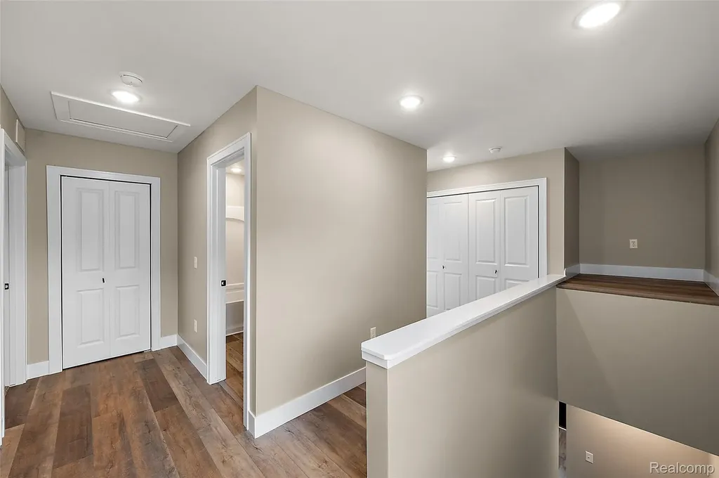 23376 Vassar Avenue Hazel Park City MI 48030