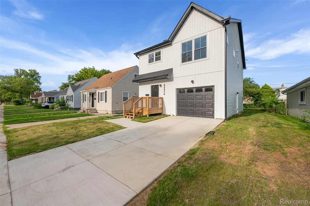 23376 Vassar Avenue Hazel Park City MI 48030