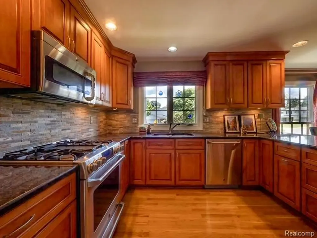 4923 Dusk Drive Shelby Charter Township MI 48316