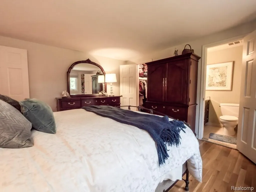 4923 Dusk Drive Shelby Charter Township MI 48316