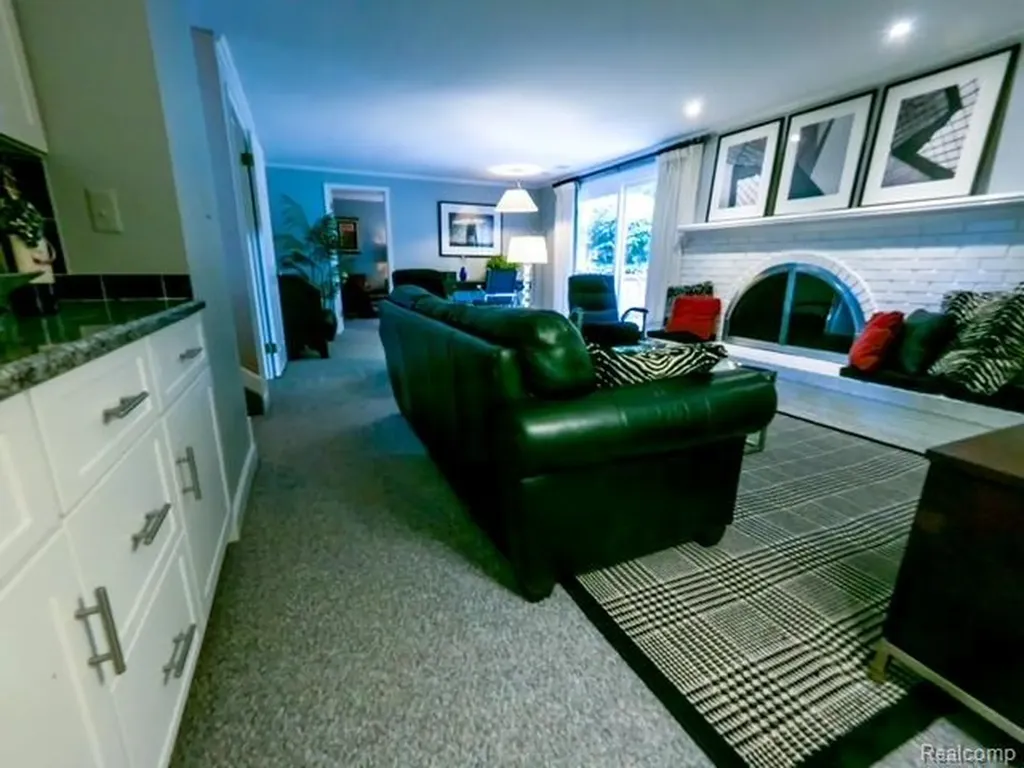 4923 Dusk Drive Shelby Charter Township MI 48316