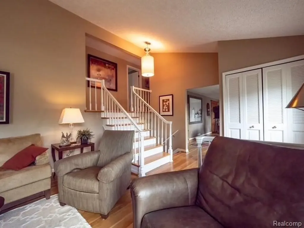 4923 Dusk Drive Shelby Charter Township MI 48316