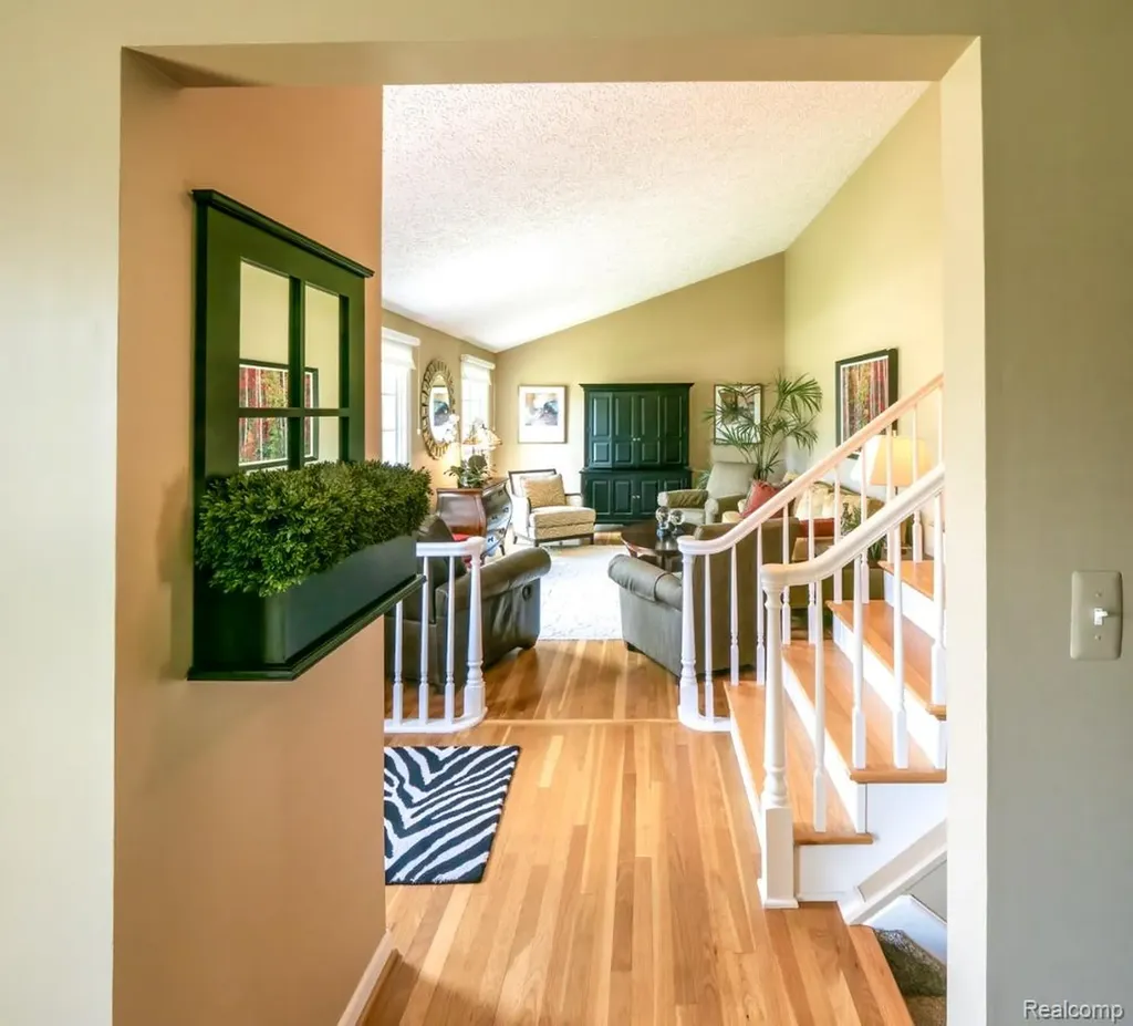 4923 Dusk Drive Shelby Charter Township MI 48316