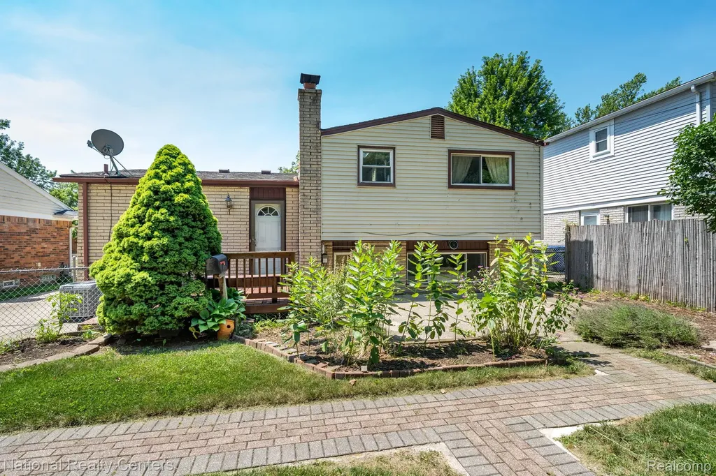 8308 Orhan Street Canton Charter Township MI 48187