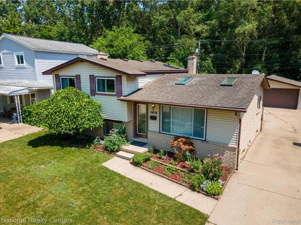 8308 Orhan Street Canton Charter Township MI 48187