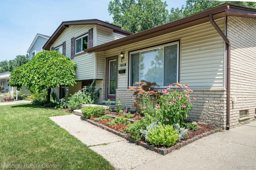 8308 Orhan Street Canton Charter Township MI 48187