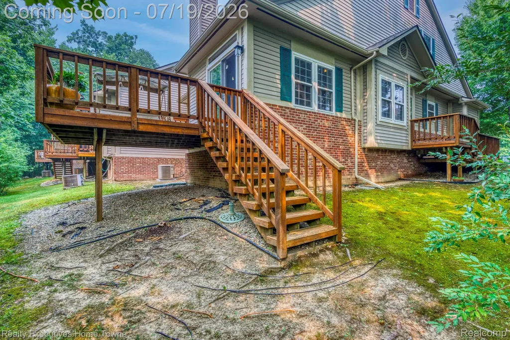 41993 Arrowhead Drive Novi City MI 48377
