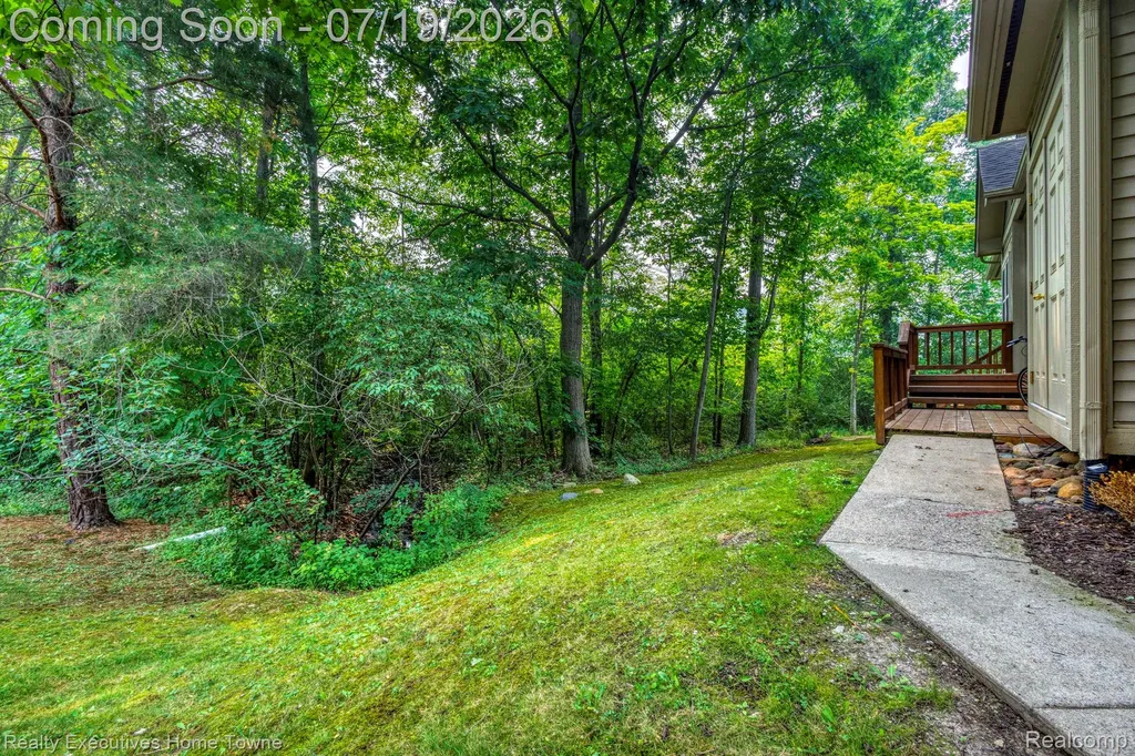 41993 Arrowhead Drive Novi City MI 48377