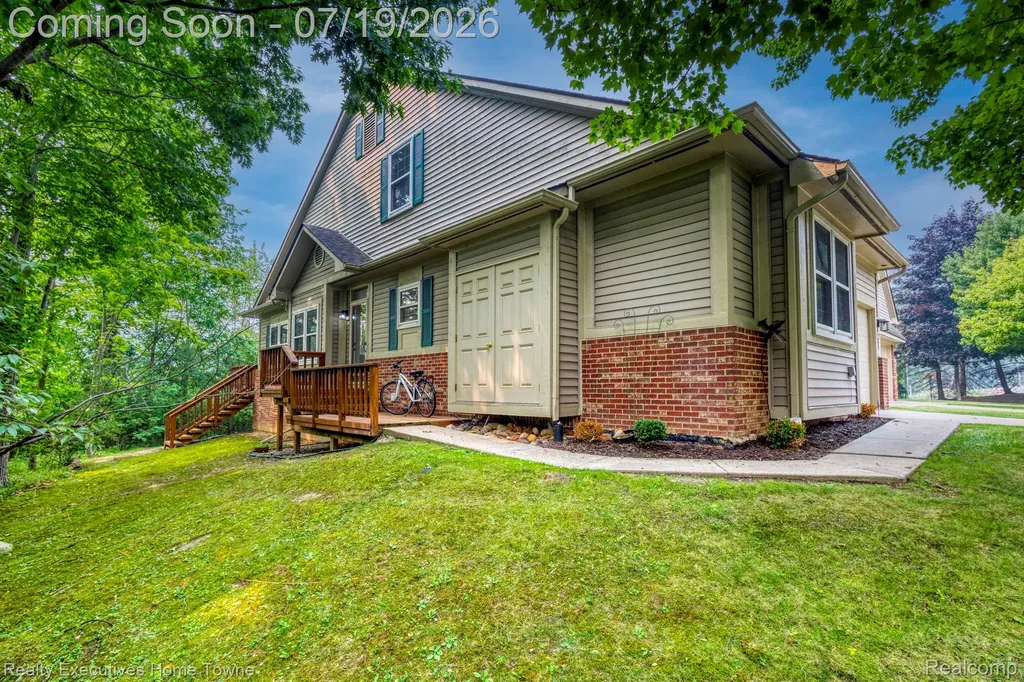 41993 Arrowhead Drive Novi City MI 48377