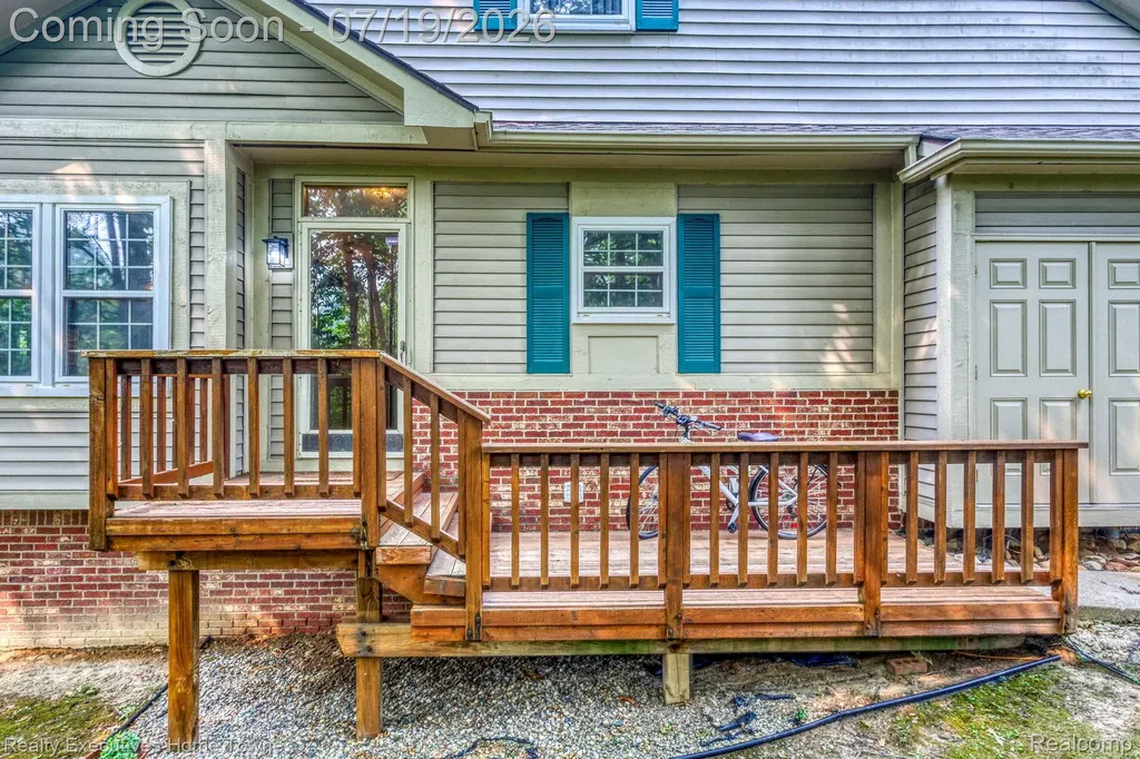 41993 Arrowhead Drive Novi City MI 48377
