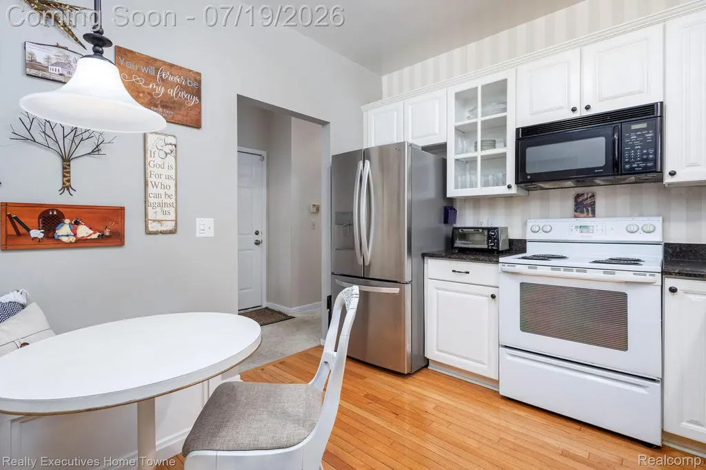 41993 Arrowhead Drive Novi City MI 48377