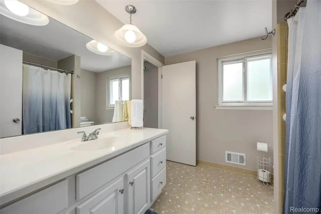 39711 Wales Street Canton Charter Township MI 48188