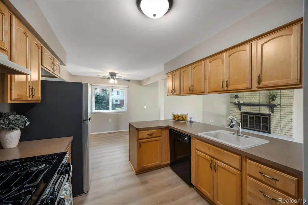39711 Wales Street Canton Charter Township MI 48188
