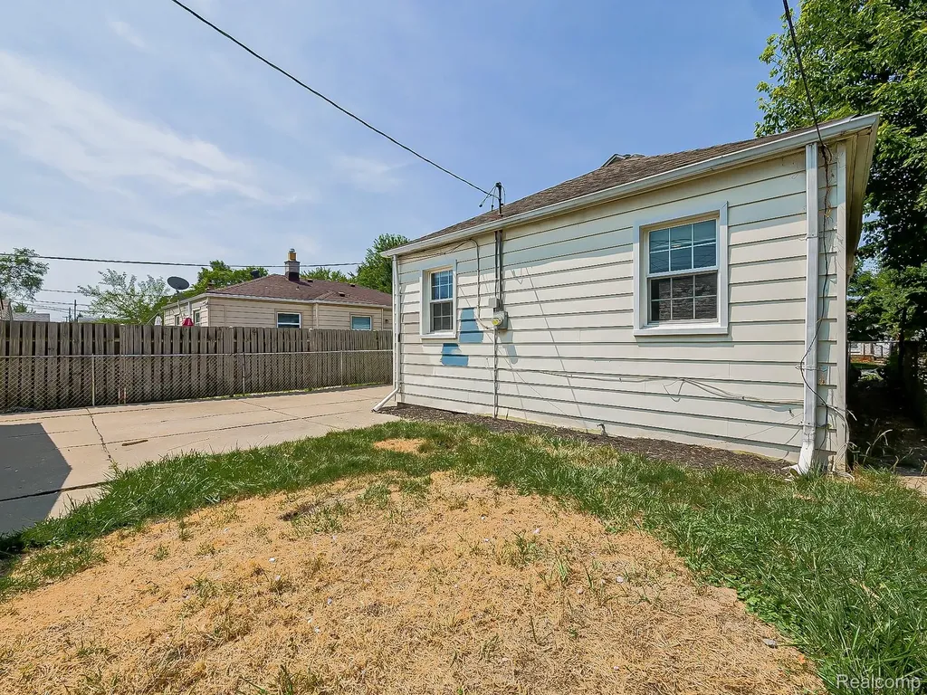 3855 18th Street Wyandotte City MI 48192