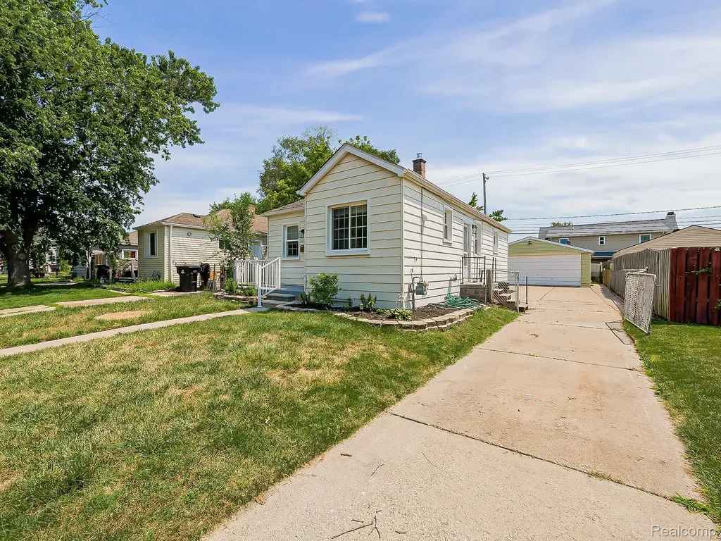 3855 18th Street Wyandotte City MI 48192