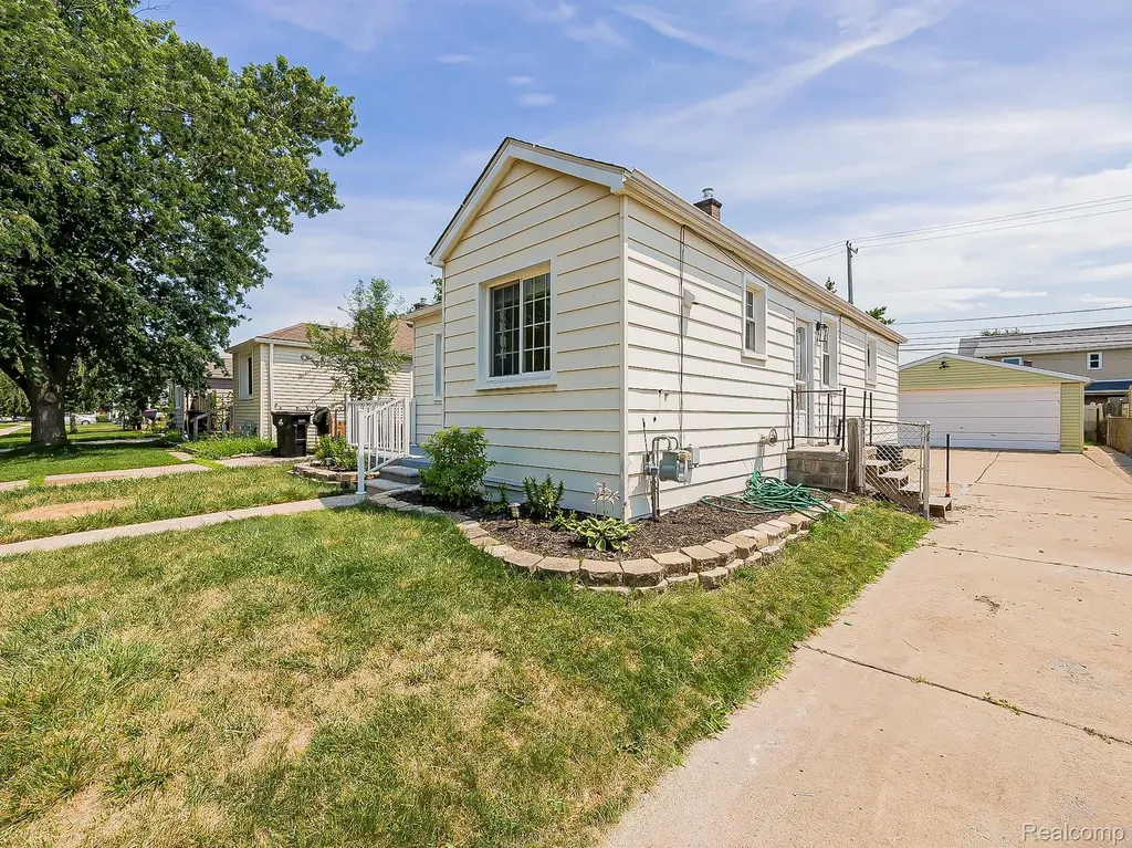 3855 18th Street Wyandotte City MI 48192