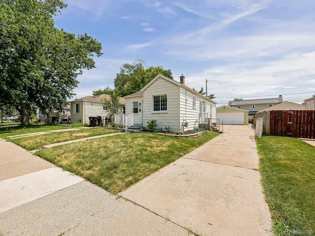 3855 18th Street Wyandotte City MI 48192