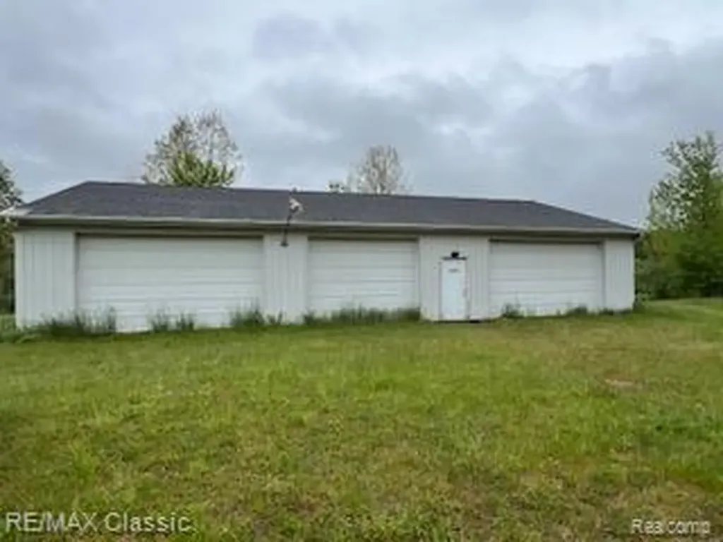 22575 12 Mile Road Pennfield Charter Township MI 49014