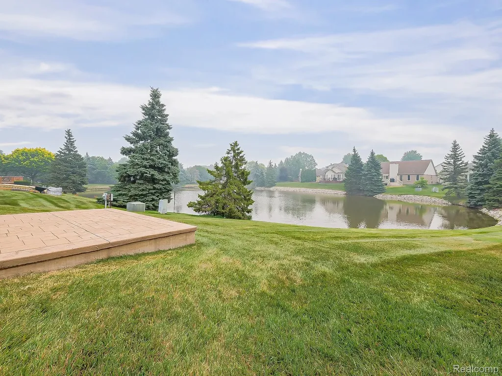 43461 Pointe Drive Clinton Charter Township MI 48038